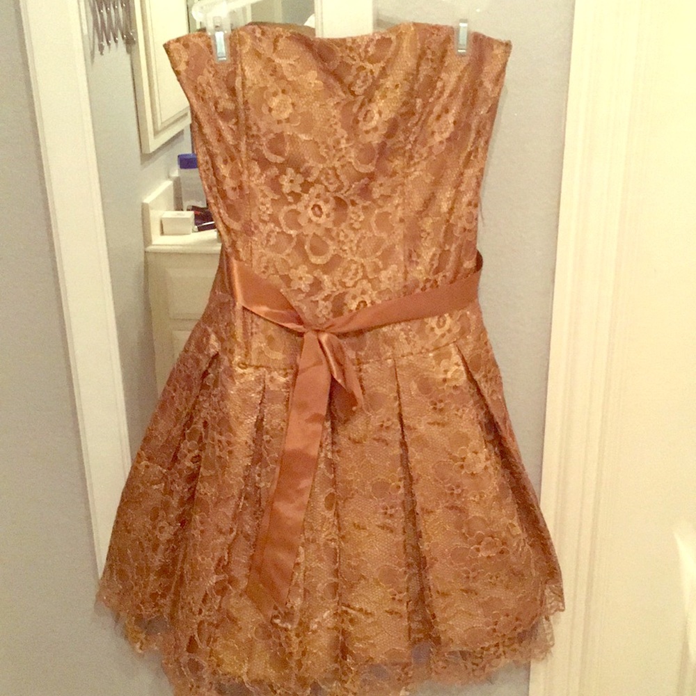 Betsy & Adam By Linda Bernell Short Tan Lace Dress